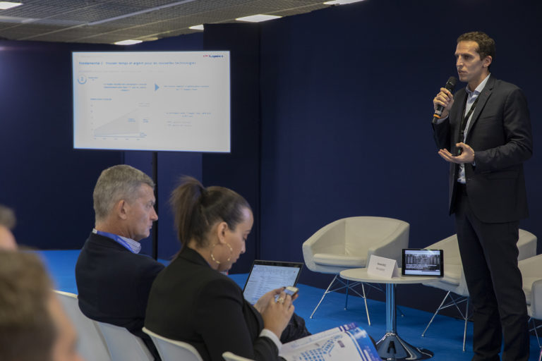 WORKRHLOG3272-768x512